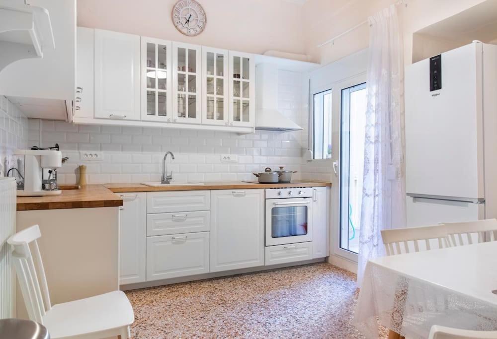 Vintage Charm Apt Near Centre 이라클리온 외부 사진